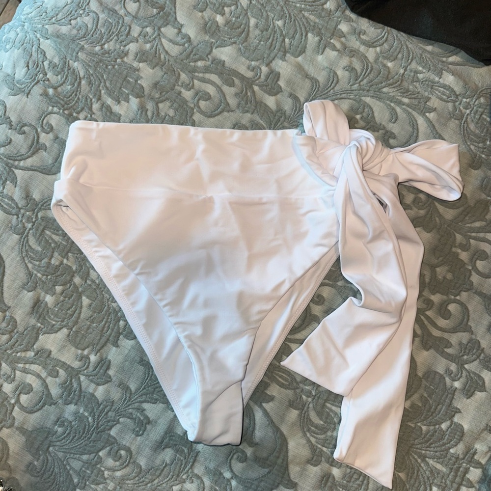 Tularosa White High-Waisted Bikini Bottom with Bow